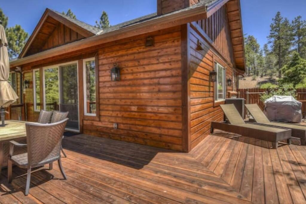 Custom Single Story Cabin With Jacuzzi Pool Table & Big Game Room With Arcade Games Big Bear Lake Dış mekan fotoğraf