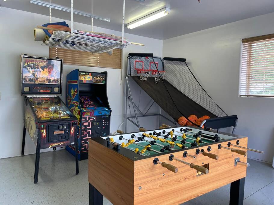 Custom Single Story Cabin With Jacuzzi Pool Table & Big Game Room With Arcade Games Big Bear Lake Dış mekan fotoğraf