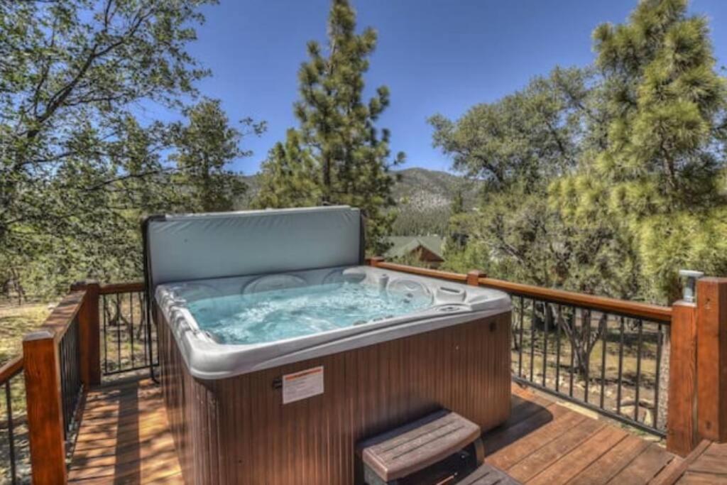 Custom Single Story Cabin With Jacuzzi Pool Table & Big Game Room With Arcade Games Big Bear Lake Dış mekan fotoğraf