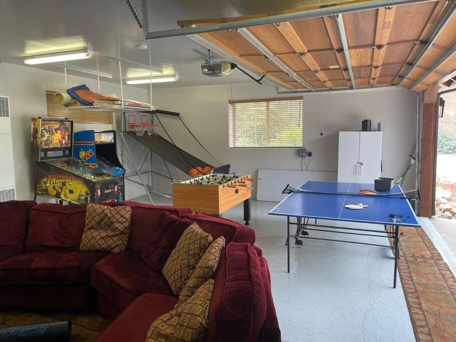 Custom Single Story Cabin With Jacuzzi Pool Table & Big Game Room With Arcade Games Big Bear Lake Dış mekan fotoğraf