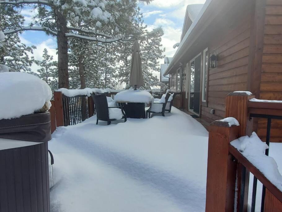 Custom Single Story Cabin With Jacuzzi Pool Table & Big Game Room With Arcade Games Big Bear Lake Dış mekan fotoğraf