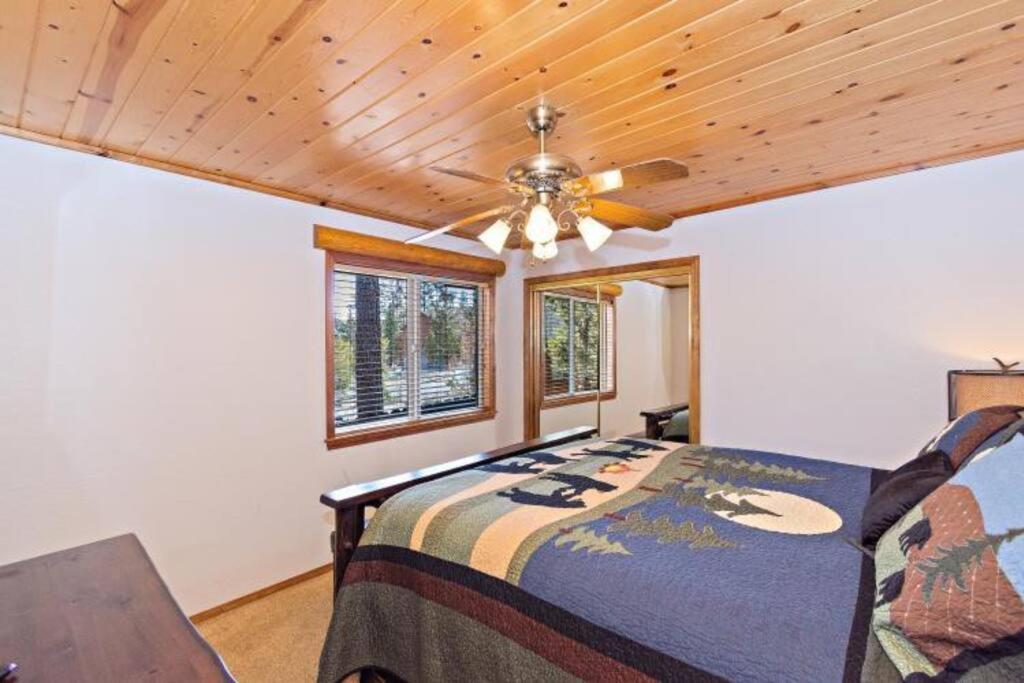 Custom Single Story Cabin With Jacuzzi Pool Table & Big Game Room With Arcade Games Big Bear Lake Dış mekan fotoğraf