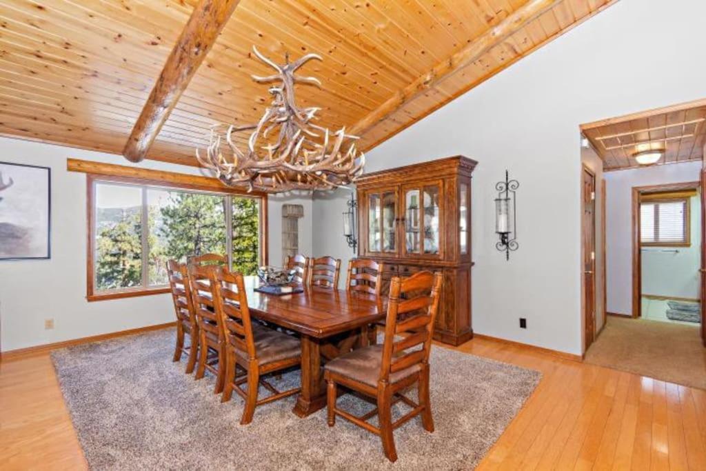 Custom Single Story Cabin With Jacuzzi Pool Table & Big Game Room With Arcade Games Big Bear Lake Dış mekan fotoğraf