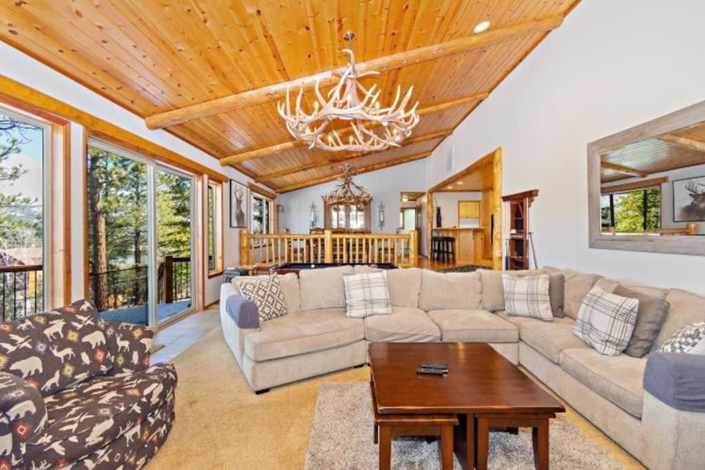 Custom Single Story Cabin With Jacuzzi Pool Table & Big Game Room With Arcade Games Big Bear Lake Dış mekan fotoğraf