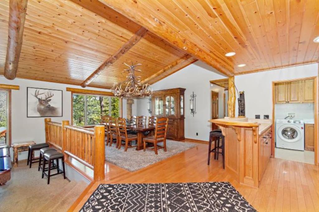 Custom Single Story Cabin With Jacuzzi Pool Table & Big Game Room With Arcade Games Big Bear Lake Dış mekan fotoğraf